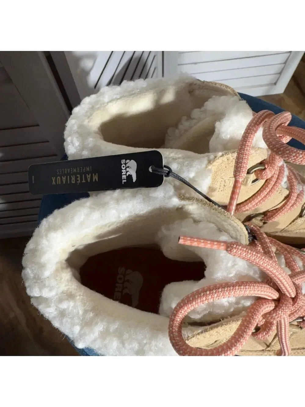 NWT Sorel Elvie cozy lace up Ankle boot waterproof tan suede sherpa booties sz 8